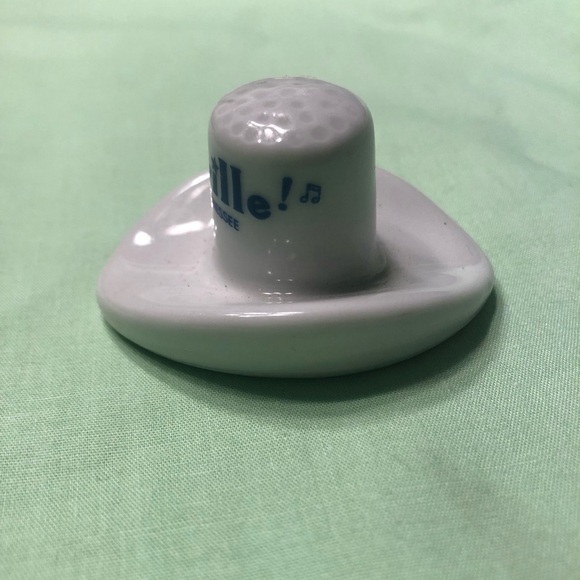 Nashville Tennessee Cowboy Hat Thimble Trinket - Picture 4 of 8